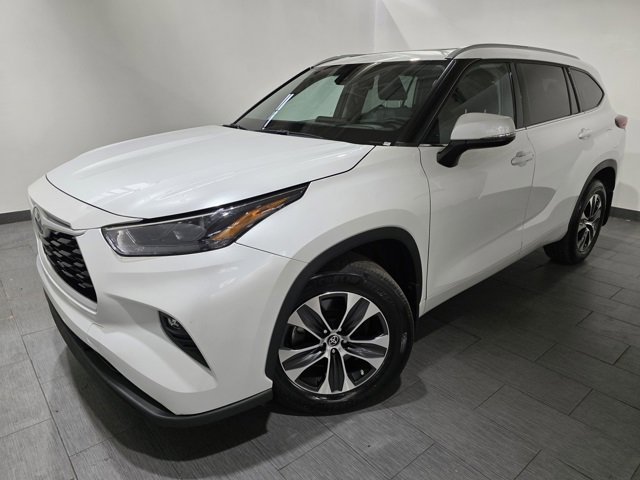 Used 2022 Toyota Highlander XLE