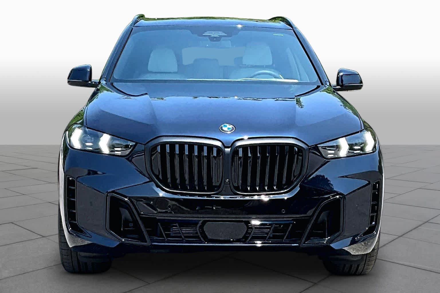 New 2026 BMW X5 xDrive40i w/ M Sport Package AWD/4WD image 3