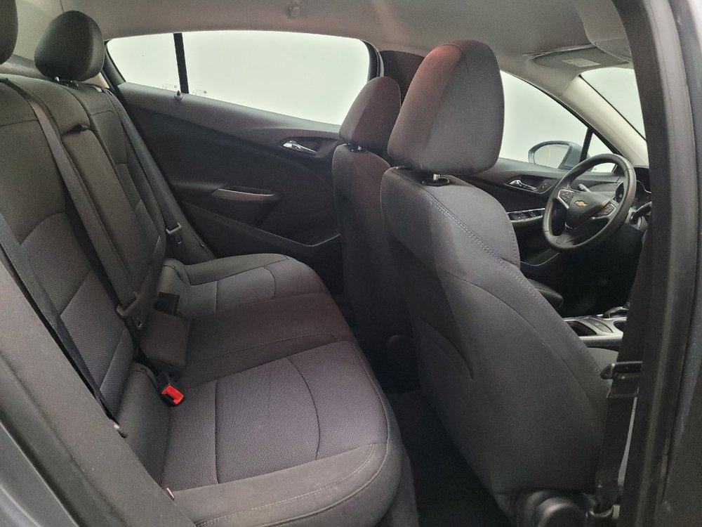 Used 2018 Chevrolet Cruze LT w/ Convenience Package FWD image 21