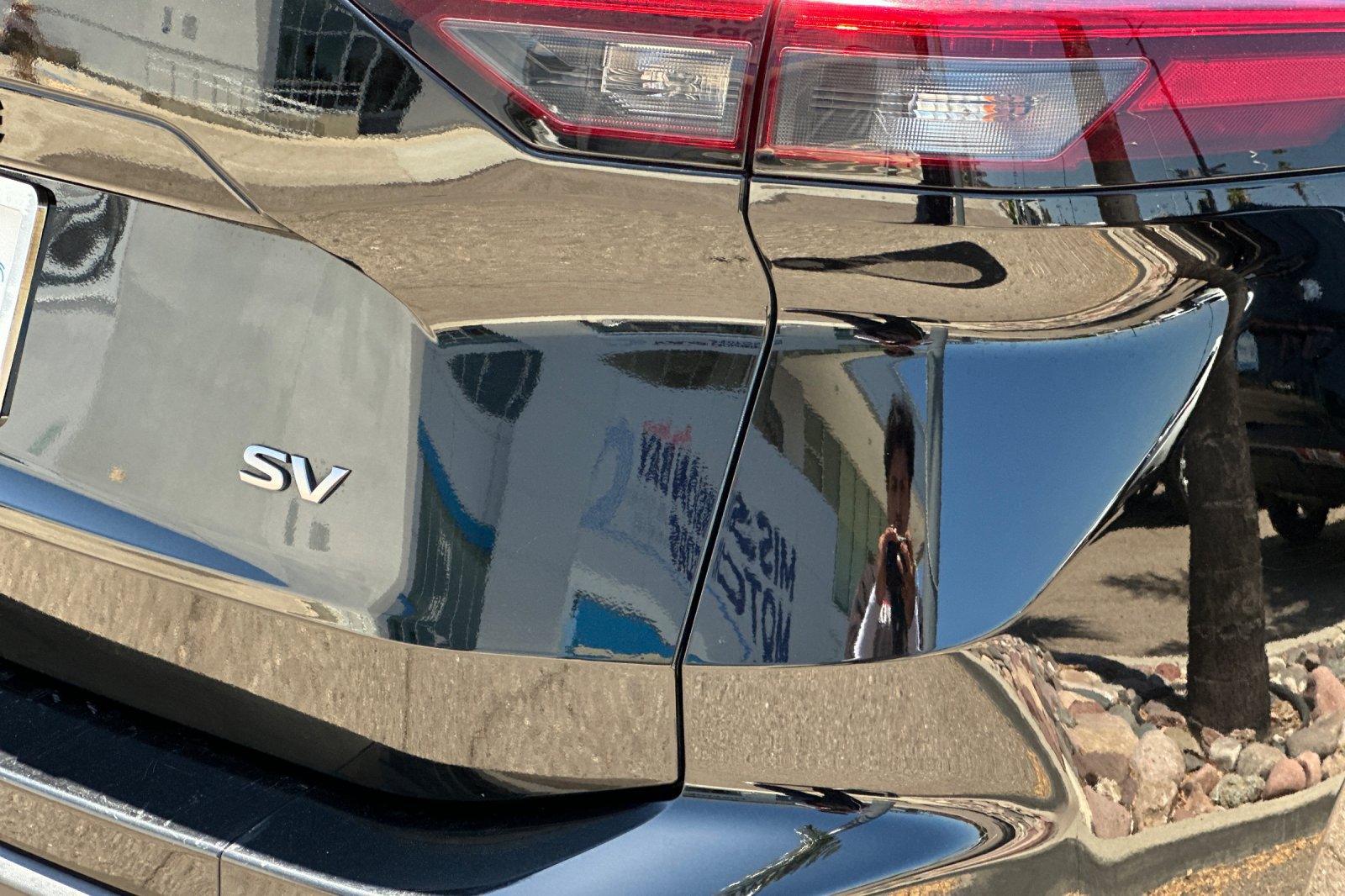 Used 2024 Nissan Rogue SV FWD image 25