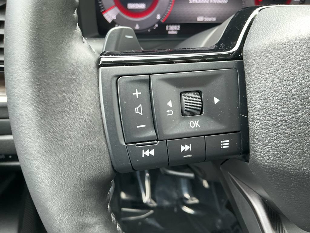 Used 2025 Nissan Rogue Platinum FWD image 21