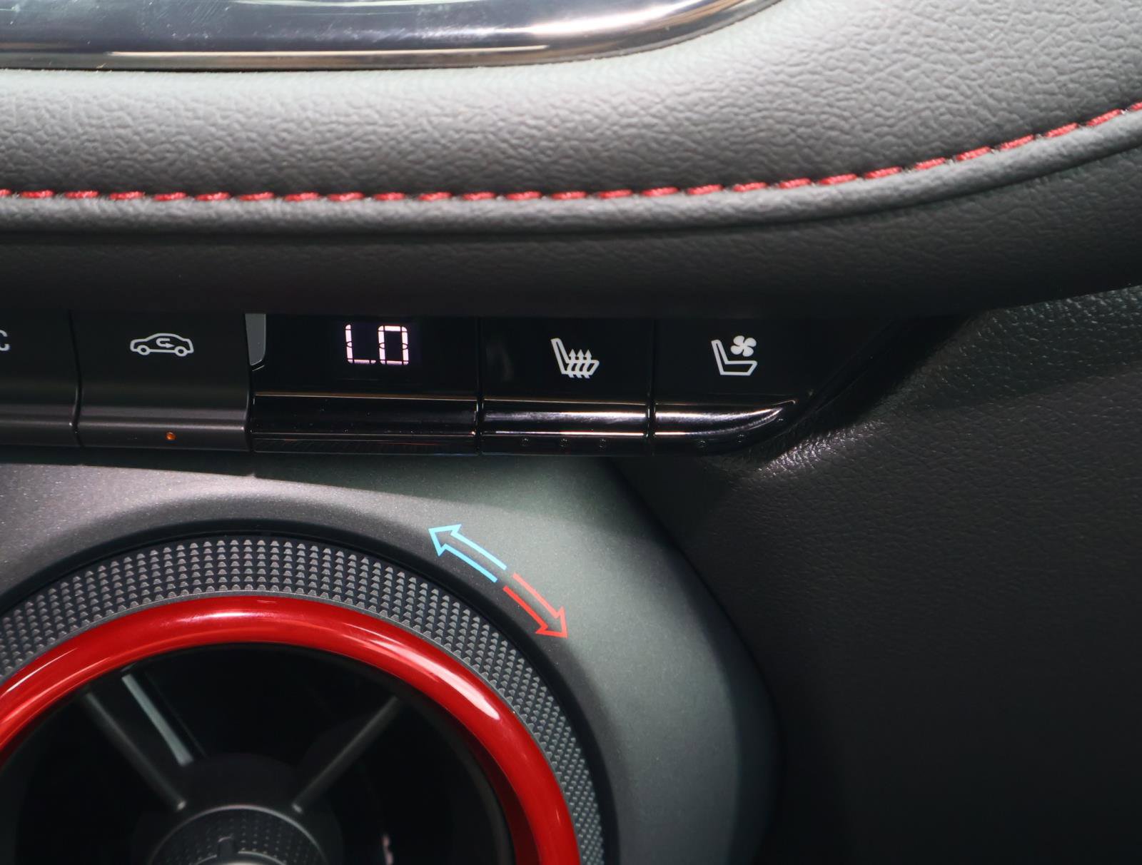 Used 2024 Cadillac Escalade ESV Luxury image 64