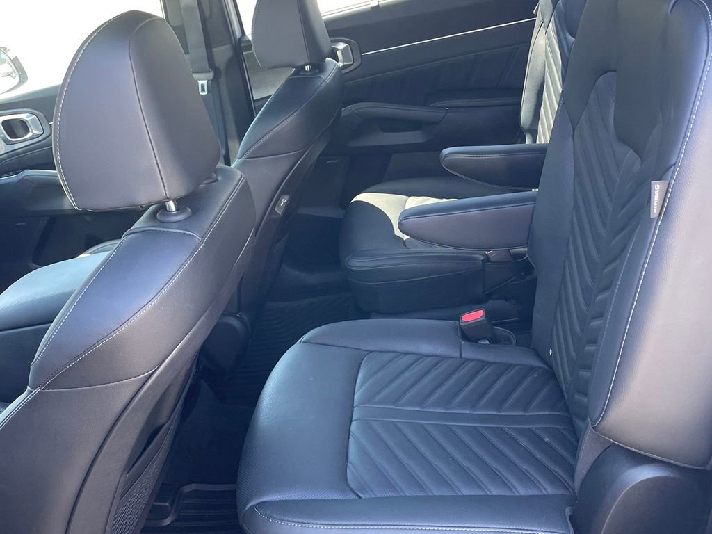Used 2025 Kia Sorento SX Prestige image 10