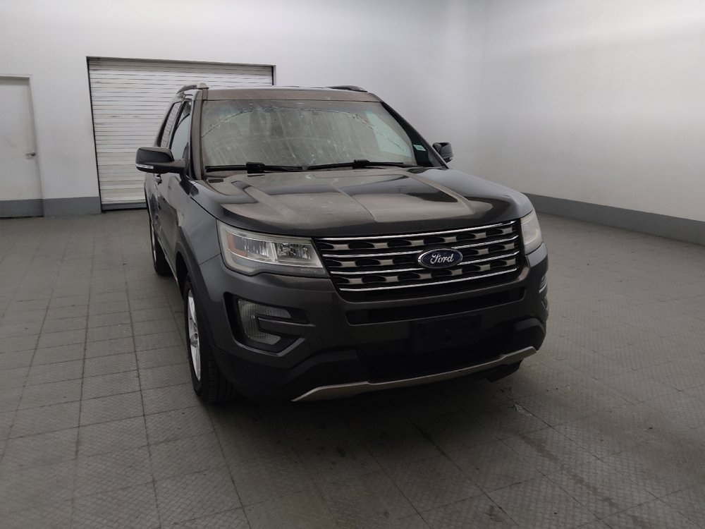 Used 2016 Ford Explorer XLT w/ Equipment Group 202A AWD/4WD image 14