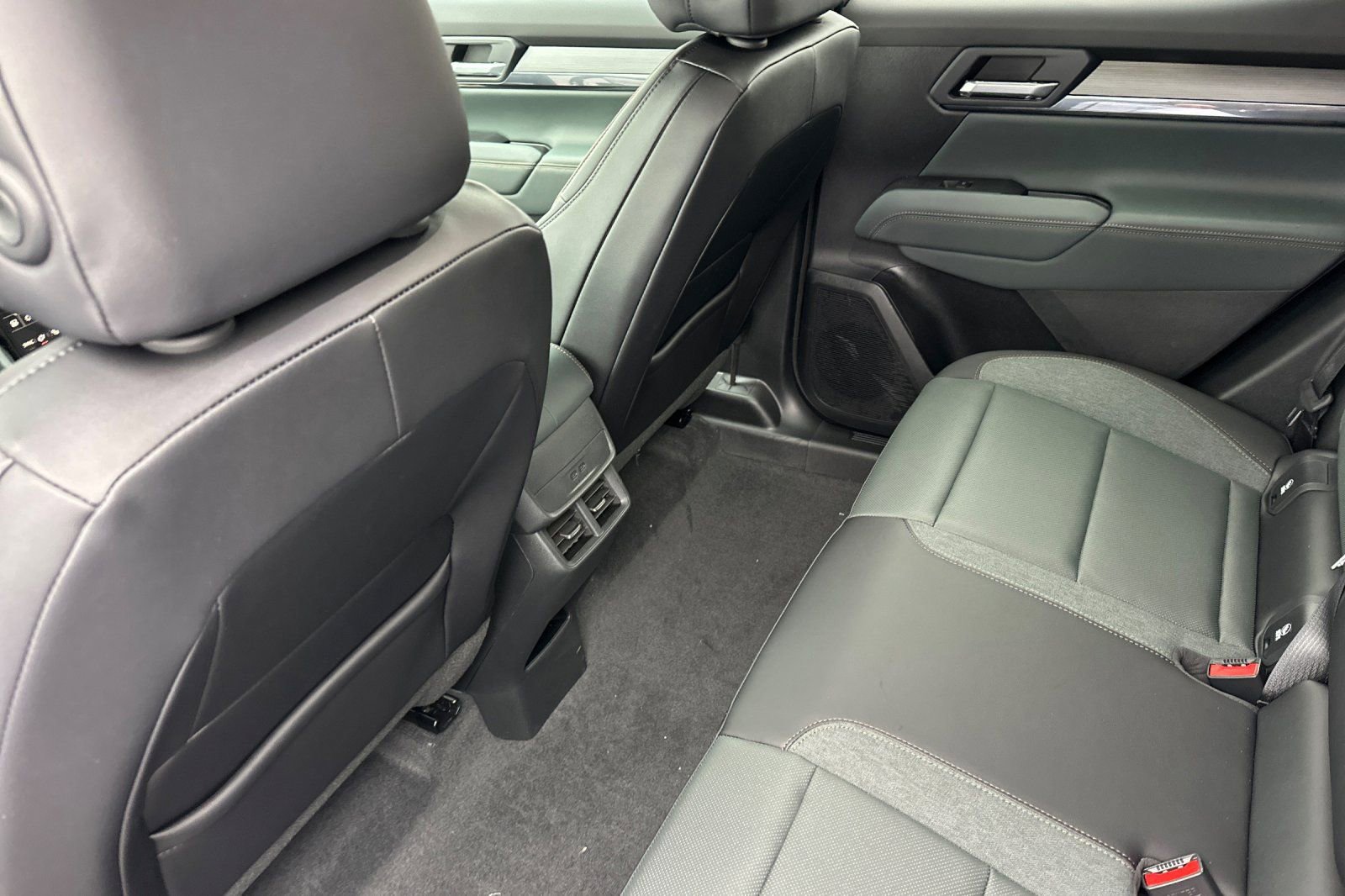 New 2026 GMC Terrain AT4 image 10