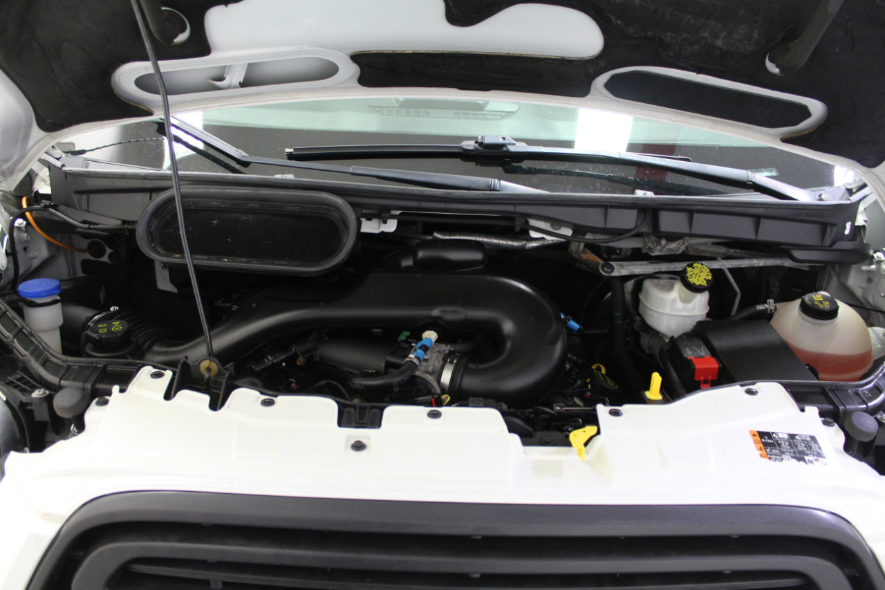 Used 2018 Ford Transit 250 130 Low Roof image 33