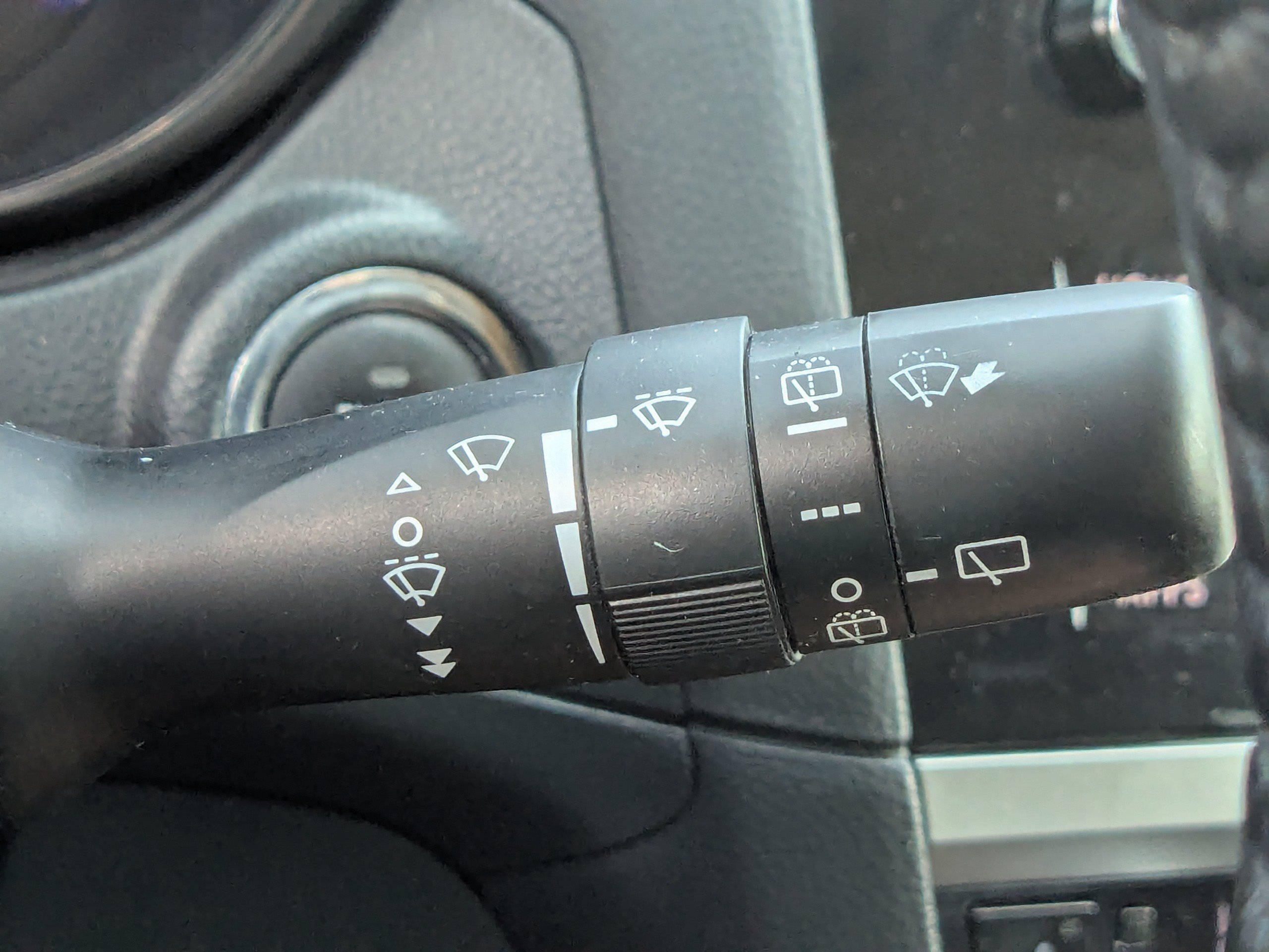 Used 2015 Subaru Outback 2.5i Limited AWD/4WD image 28
