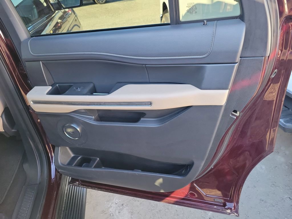 Used 2024 Ford Expedition Max XLT image 32