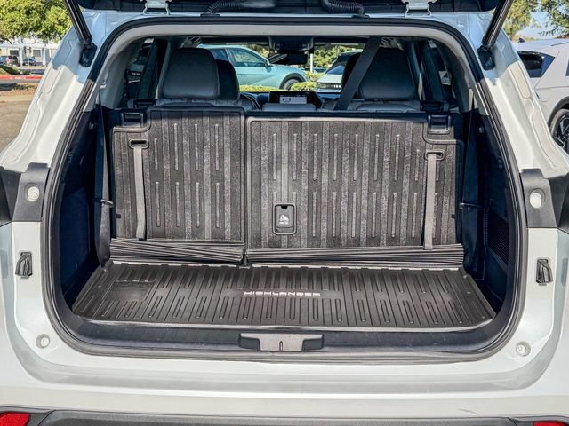 Used 2022 Toyota Highlander Bronze Edition AWD/4WD image 30