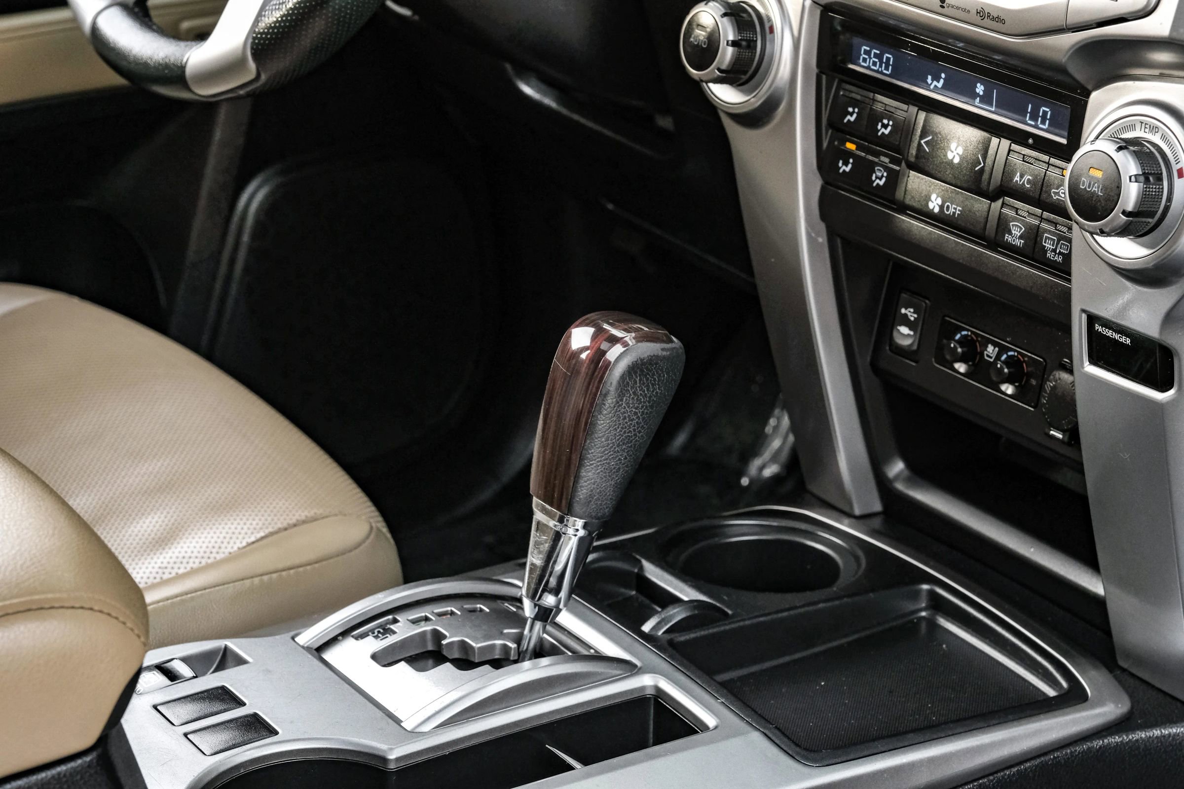 Used 2014 Toyota 4Runner Limited image 22