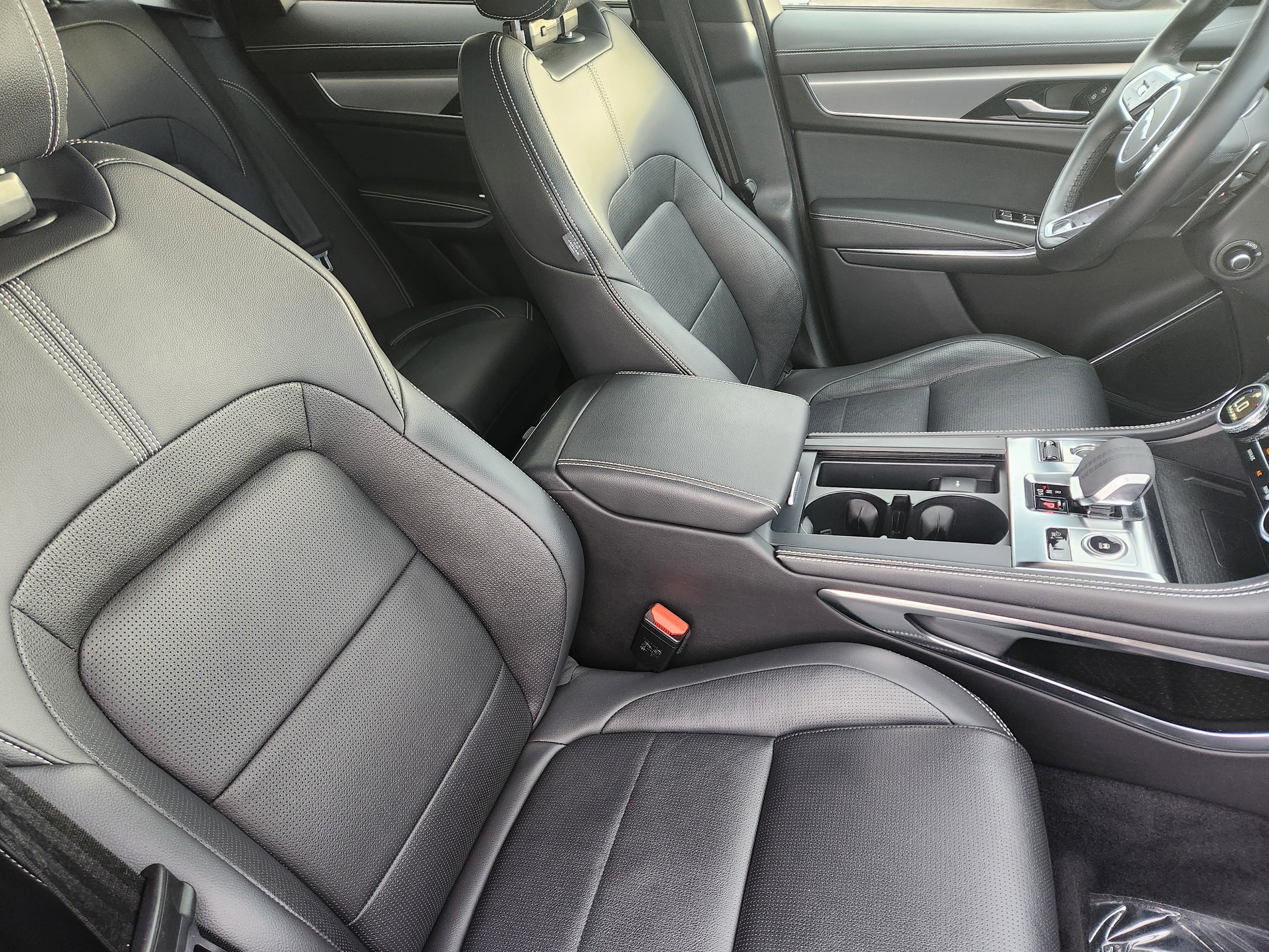 Used 2024 Jaguar F-PACE R-Dynamic S image 25