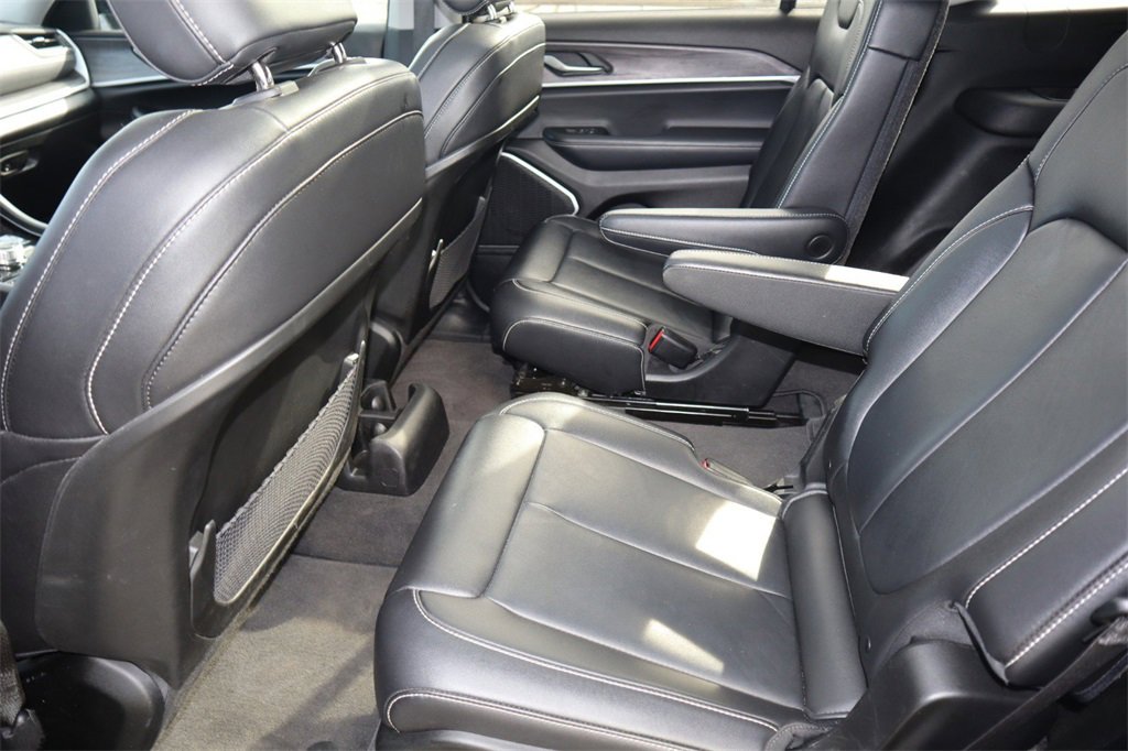 Used 2022 Jeep Grand Cherokee L Limited image 20