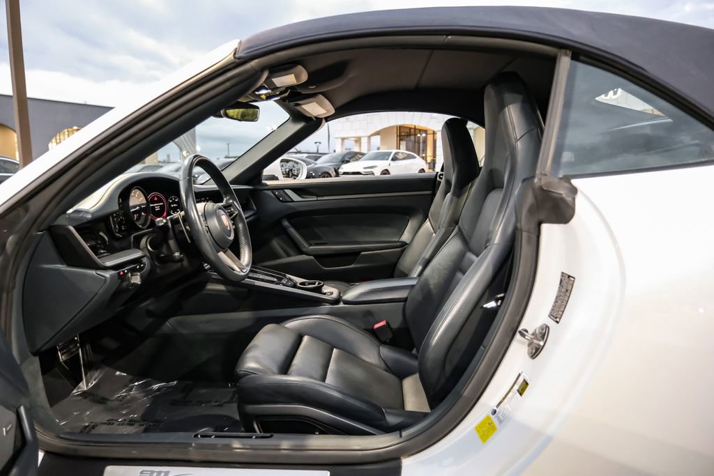 Used 2020 Porsche 911 Carrera 4S AWD/4WD image 31