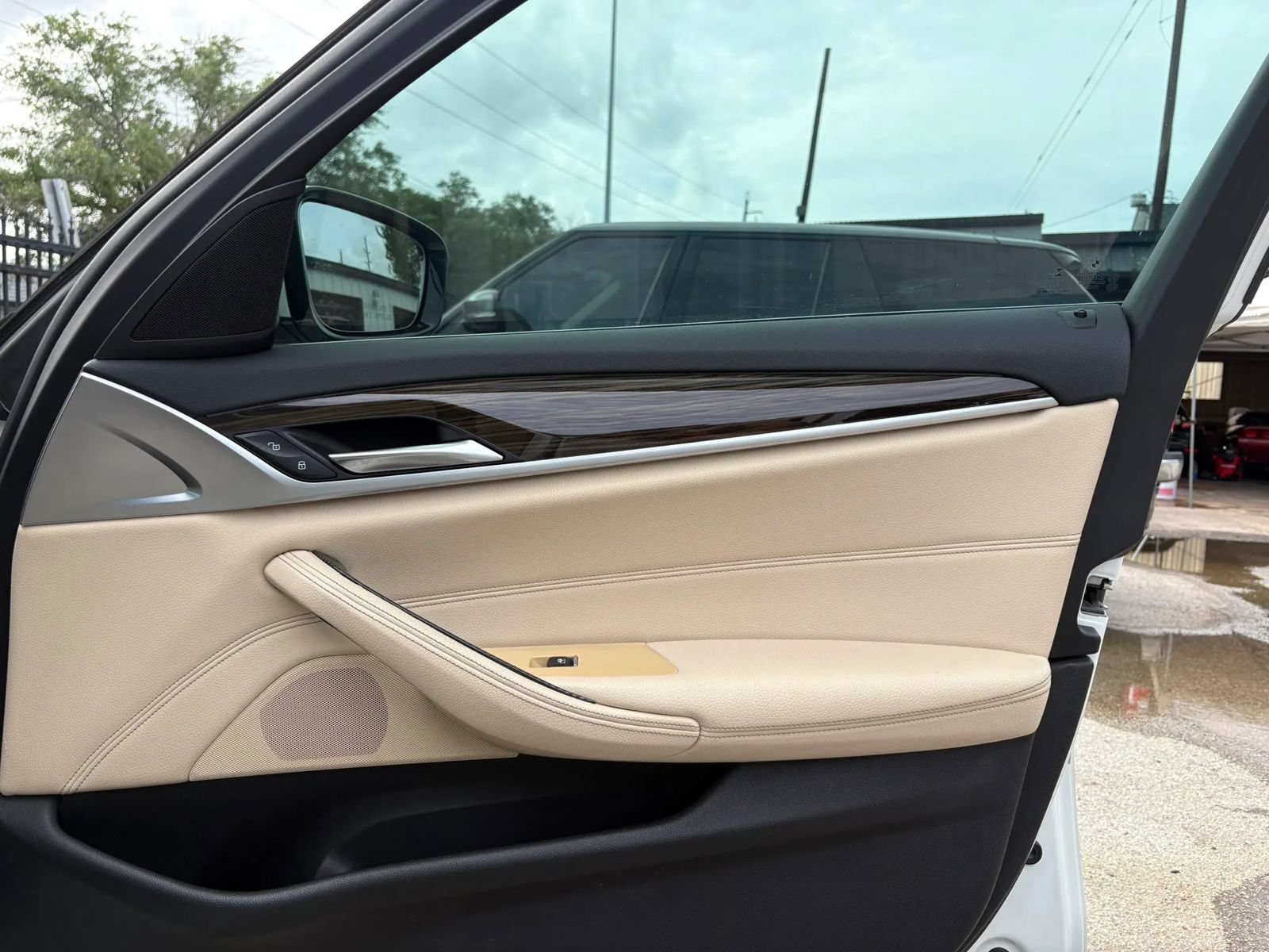 Used 2019 BMW 530i xDrive w/ Convenience Package AWD/4WD image 9