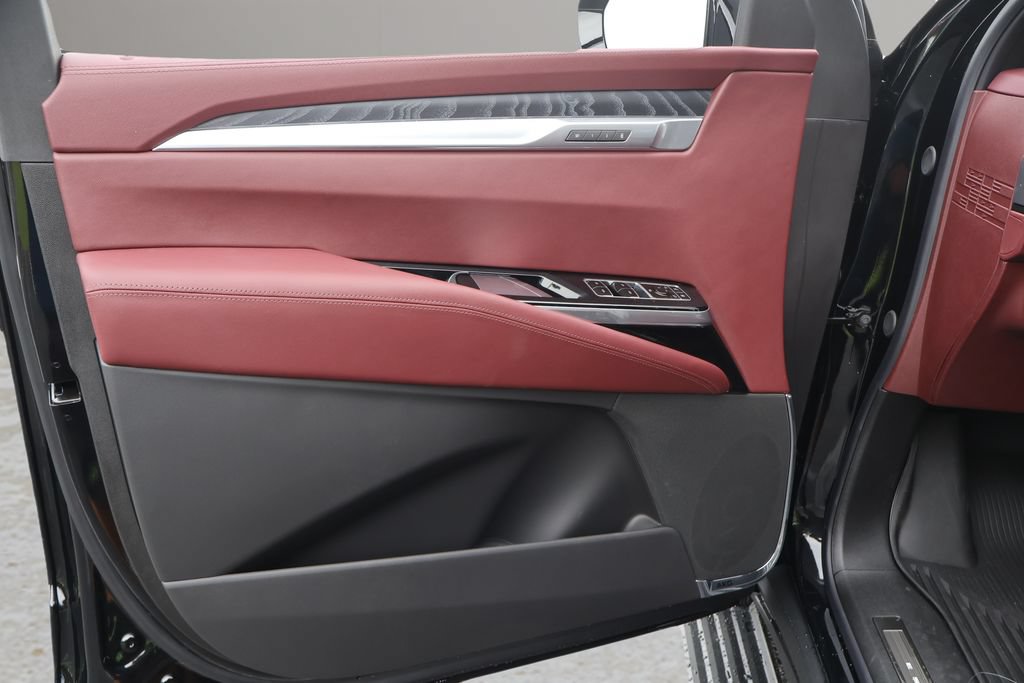 New 2026 Cadillac Escalade ESV Luxury w/ Touring Package RWD image 9
