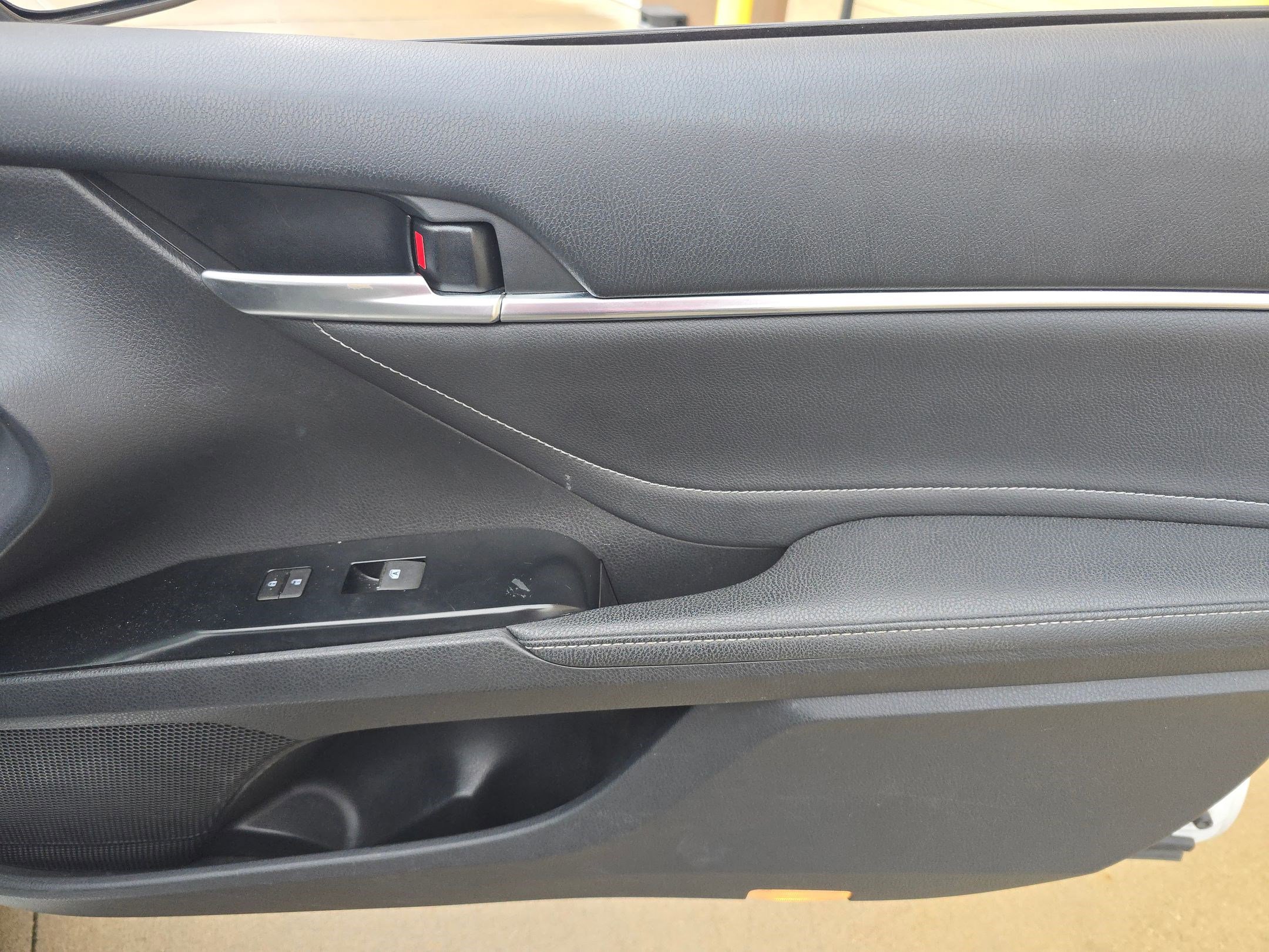 Used 2018 Toyota Camry XSE image 31