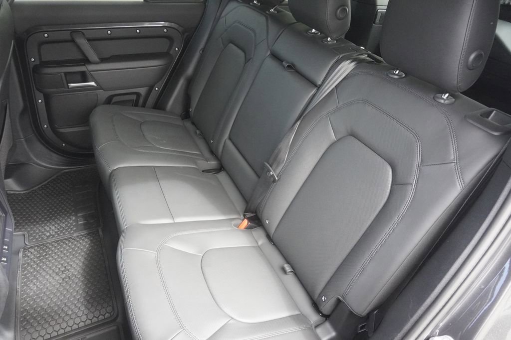 New 2026 Land Rover Defender 110 X-Dynamic SE image 30