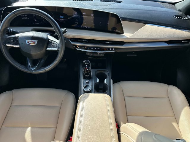 Used 2024 Cadillac XT4 Luxury w/ Cold Weather Package AWD/4WD image 16