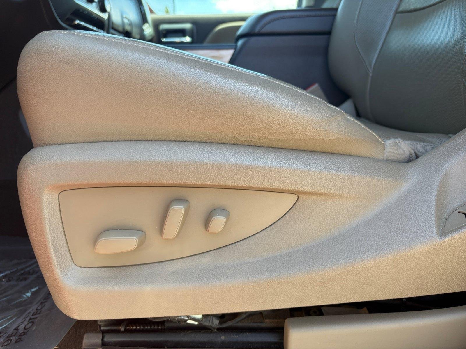 Used 2018 Chevrolet Silverado 1500 LTZ w/ LTZ Plus Package AWD/4WD image 15