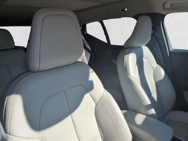 Used 2021 Volvo XC40 T5 Inscription w/ Climate Package image 25
