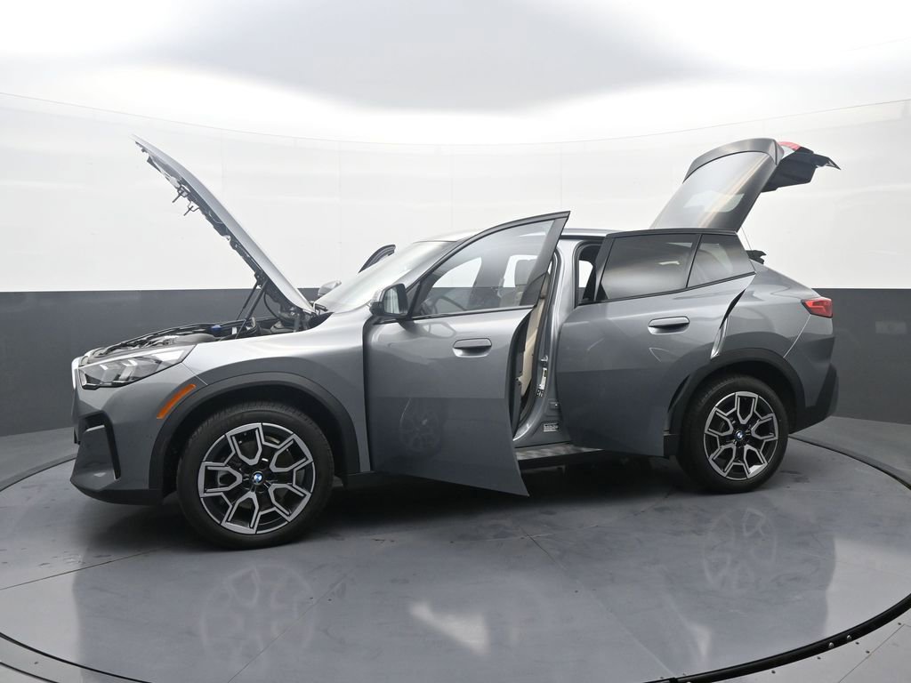Used 2025 BMW X2 xDrive28i w/ Premium Package image 41