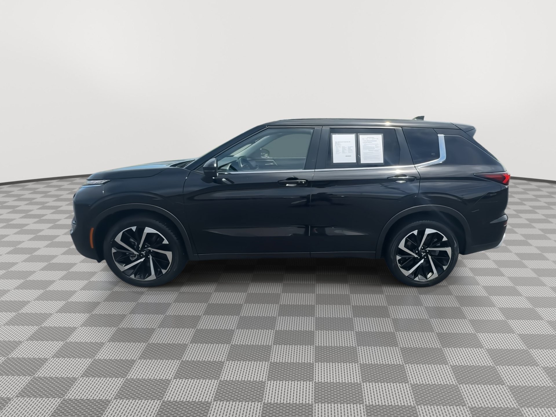 Used 2024 Mitsubishi Outlander SE FWD image 5