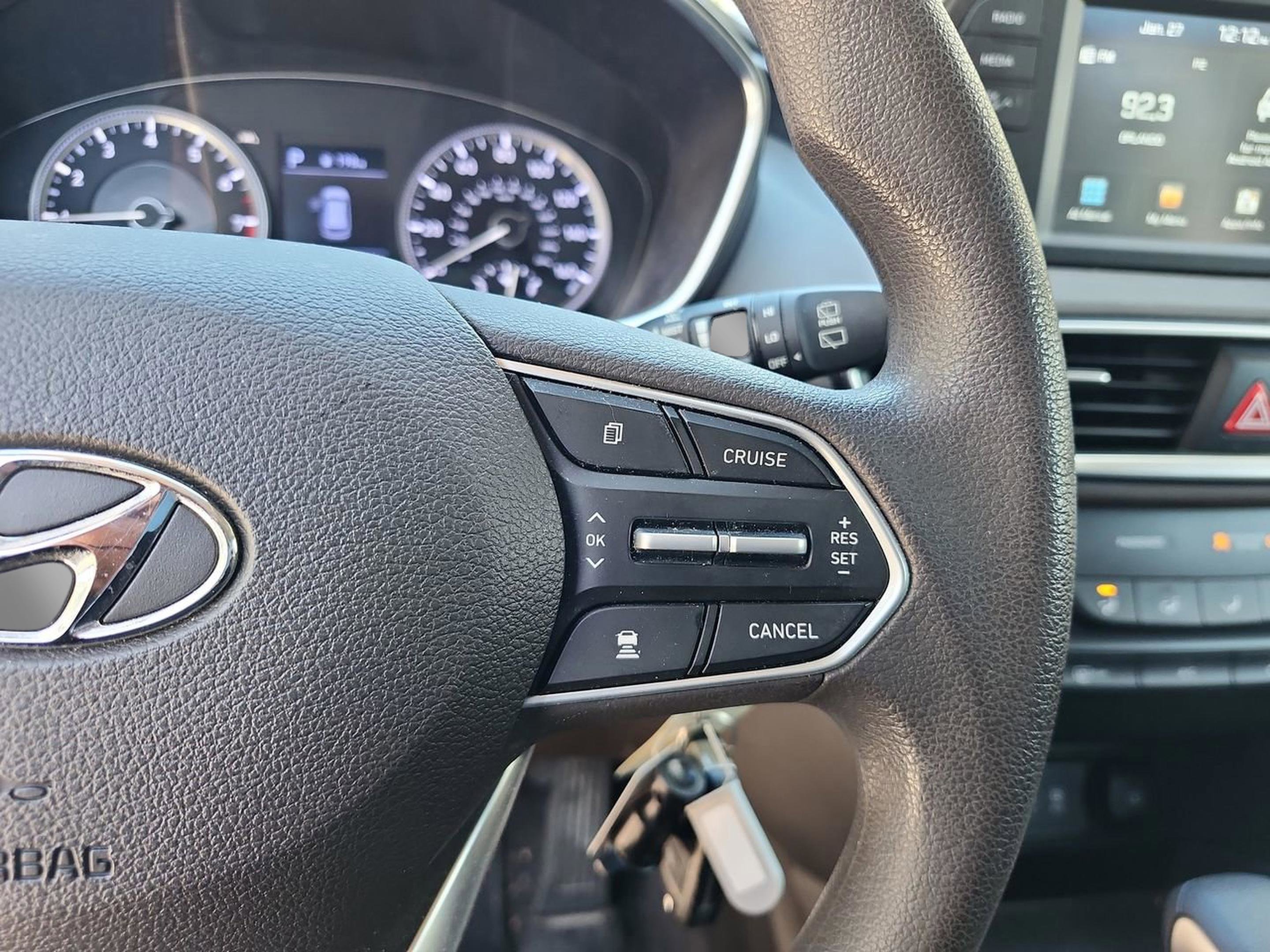 Used 2019 Hyundai Santa Fe SE image 30
