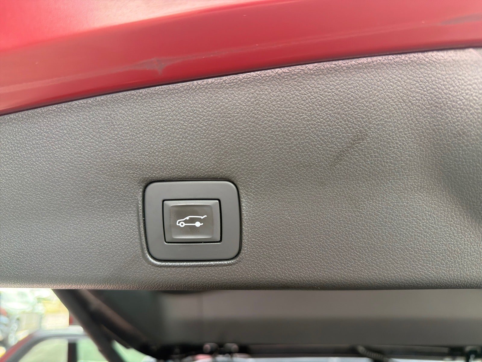 Used 2022 Chevrolet TrailBlazer RS w/ Sun and Liftgate Package AWD/4WD image 17