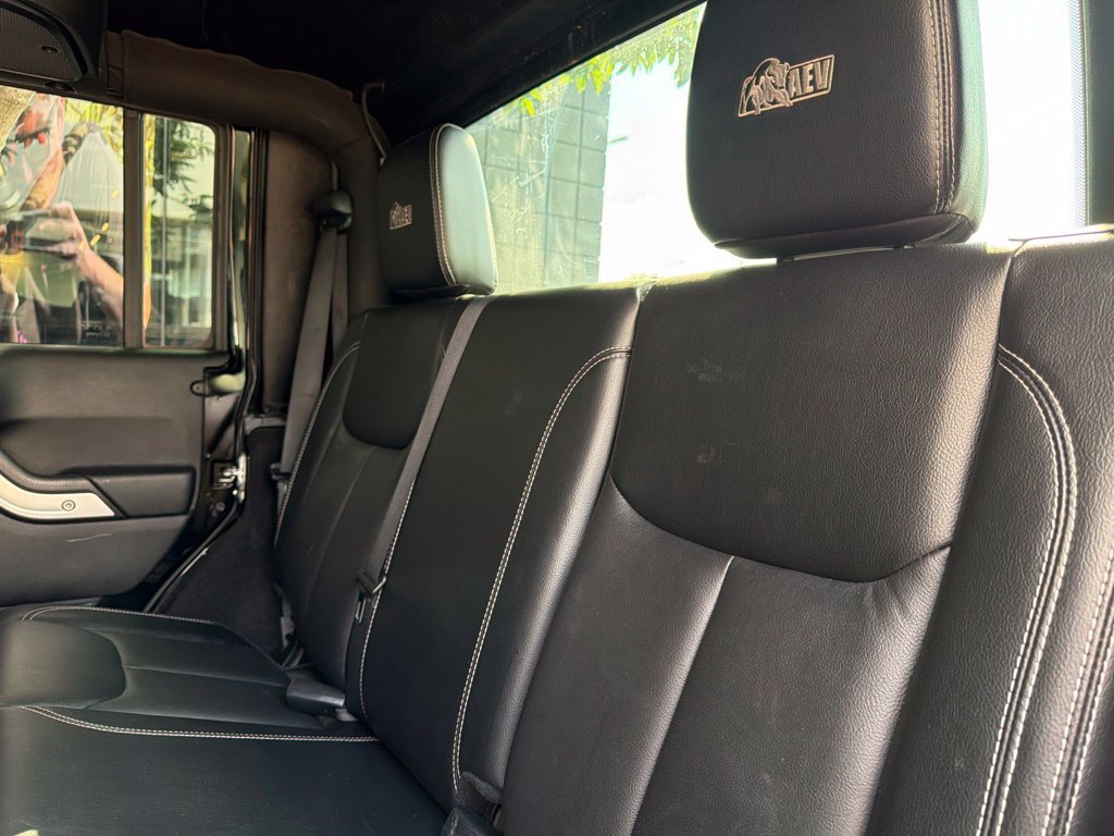 Used 2016 Jeep Wrangler Unlimited Rubicon w/ Connectivity Group AWD/4WD image 42