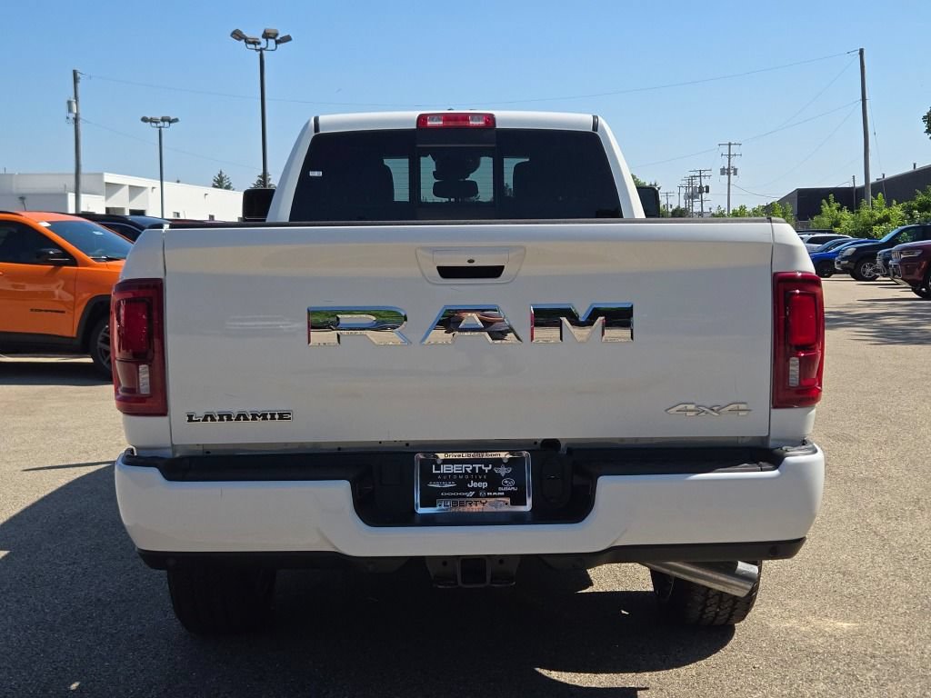 New 2026 RAM 2500 Laramie AWD/4WD image 19