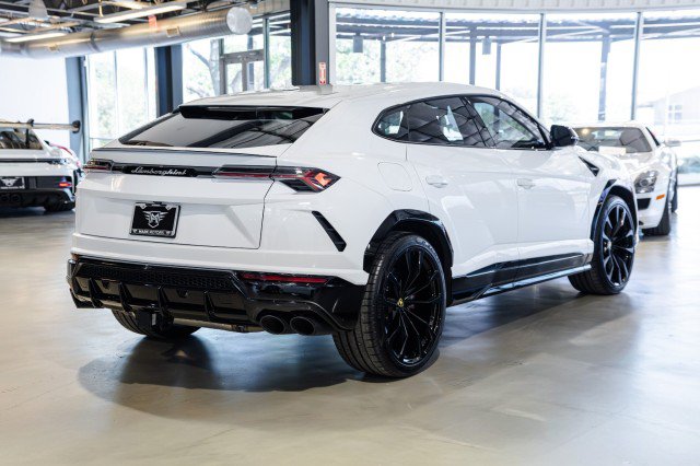 Used 2022 Lamborghini Urus AWD/4WD image 6
