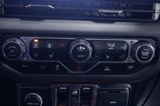 Used 2024 Jeep Wrangler Unlimited Sahara w/ Technology Group image 28