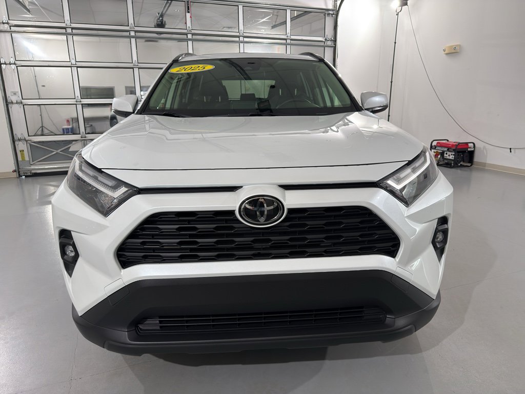 Used 2025 Toyota RAV4 XLE Premium image 2