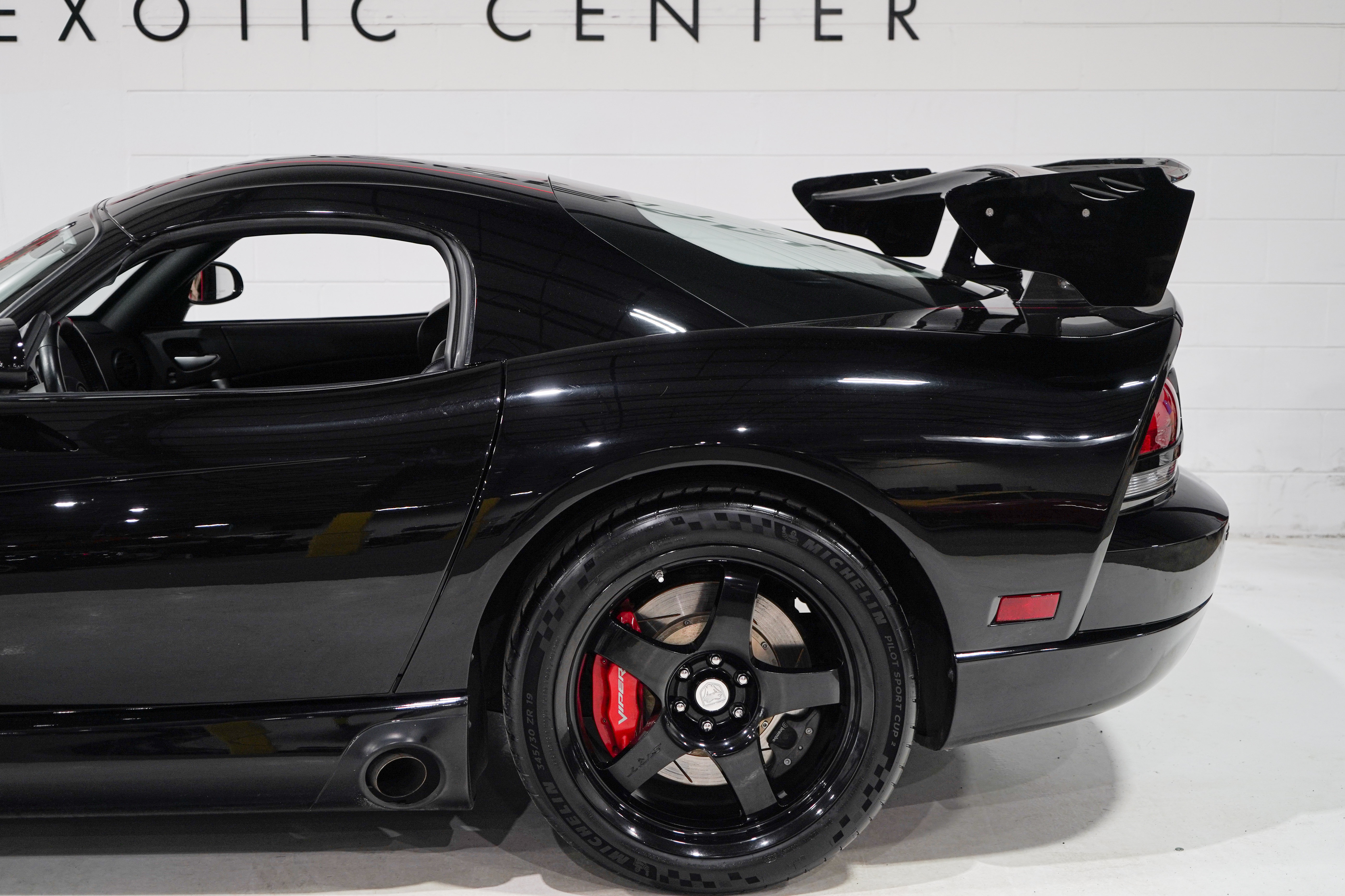 Used 2010 Dodge Viper ACR RWD image 32