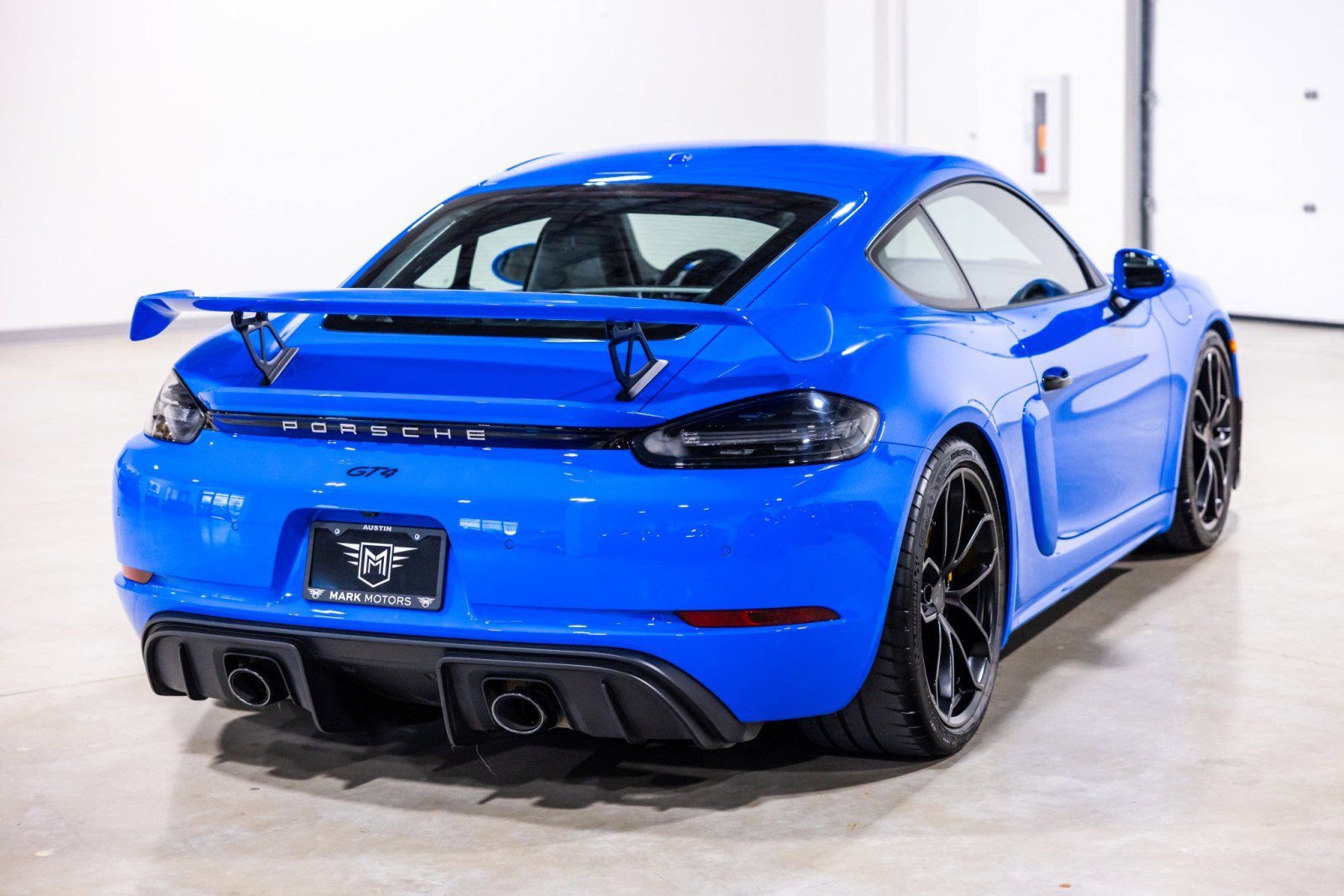 Used 2022 Porsche 718 Cayman GT4 RWD image 9