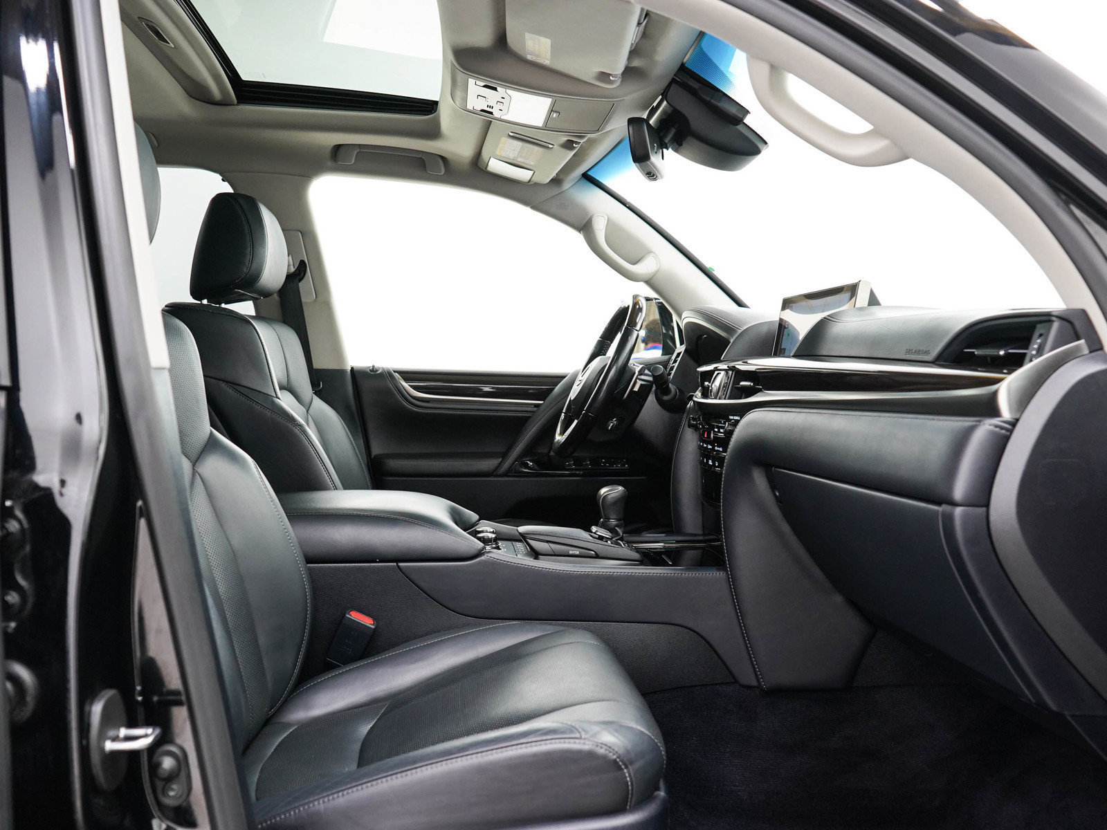 Used 2018 Lexus LX 570 4WD image 15