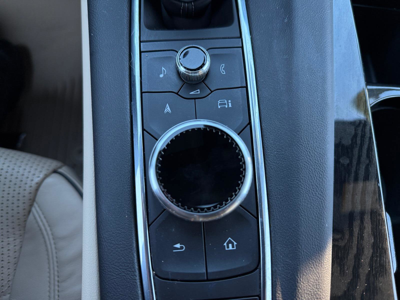 Certified 2024 Cadillac Escalade Premium Luxury image 32