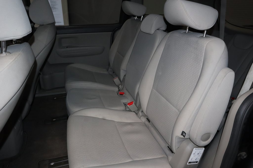 Used 2016 Kia Sedona LX image 19