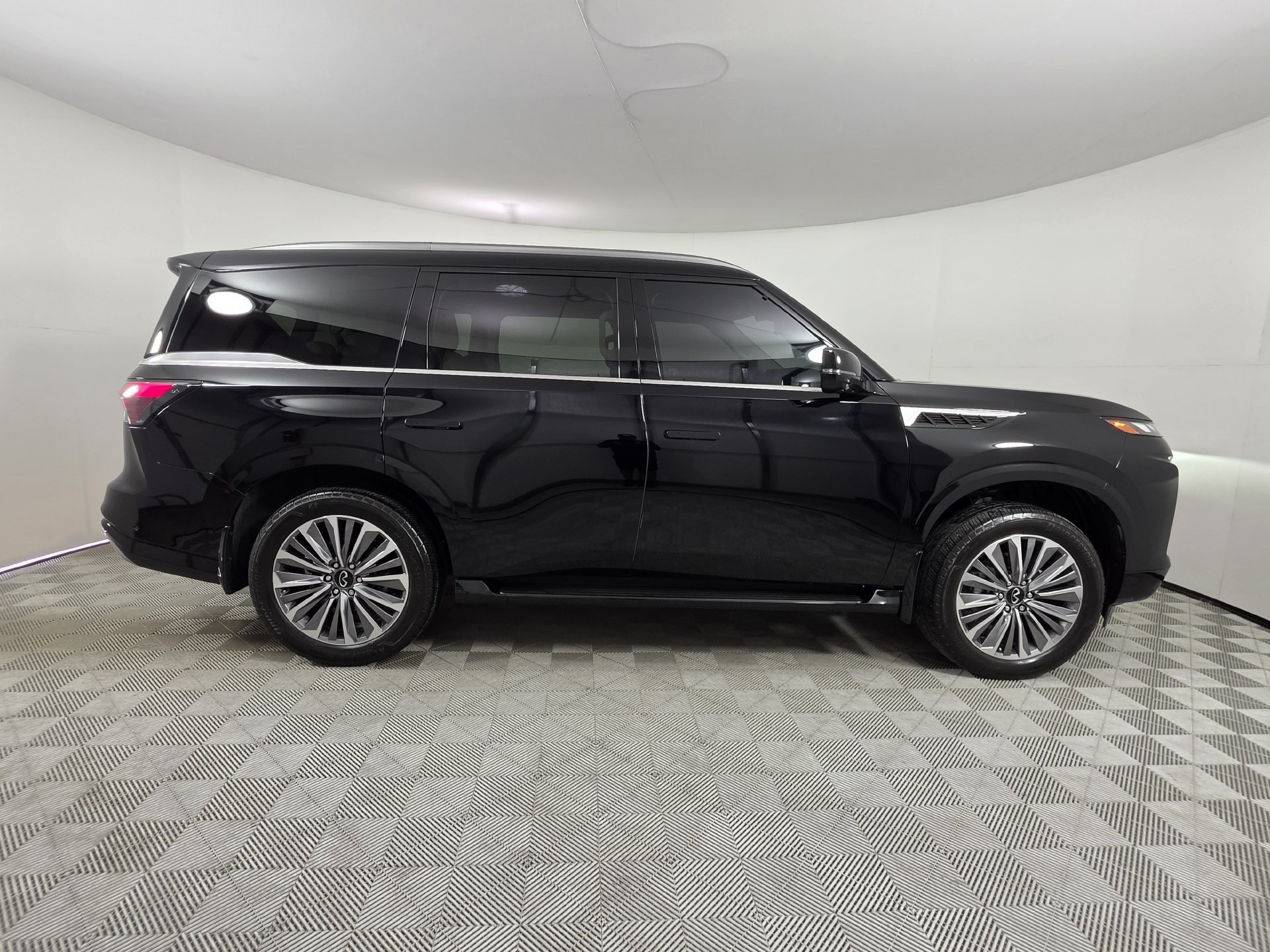 Used 2026 INFINITI QX80 Luxe RWD image 41