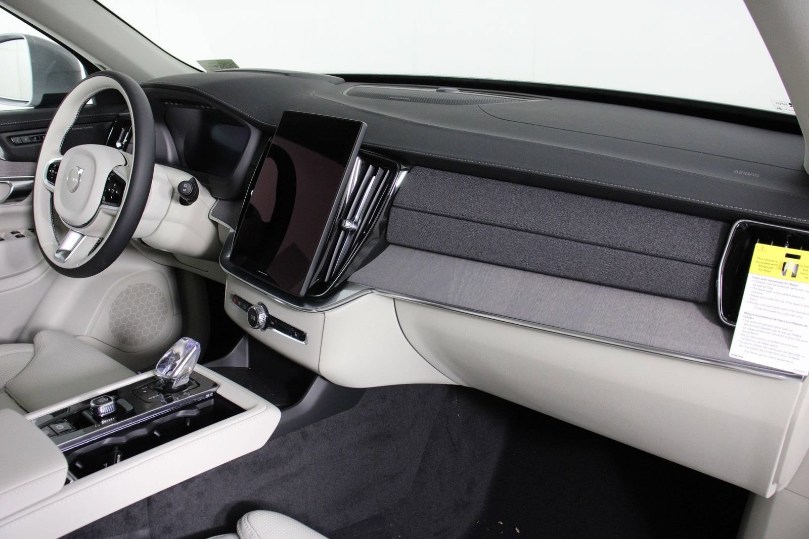 New 2026 Volvo XC90 B6 Ultra w/ Protection Package AWD/4WD image 9