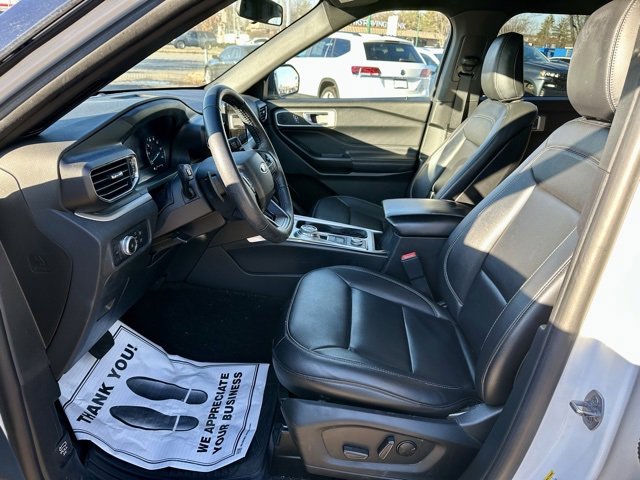 Used 2020 Ford Explorer XLT w/ Equipment Group 202A image 12