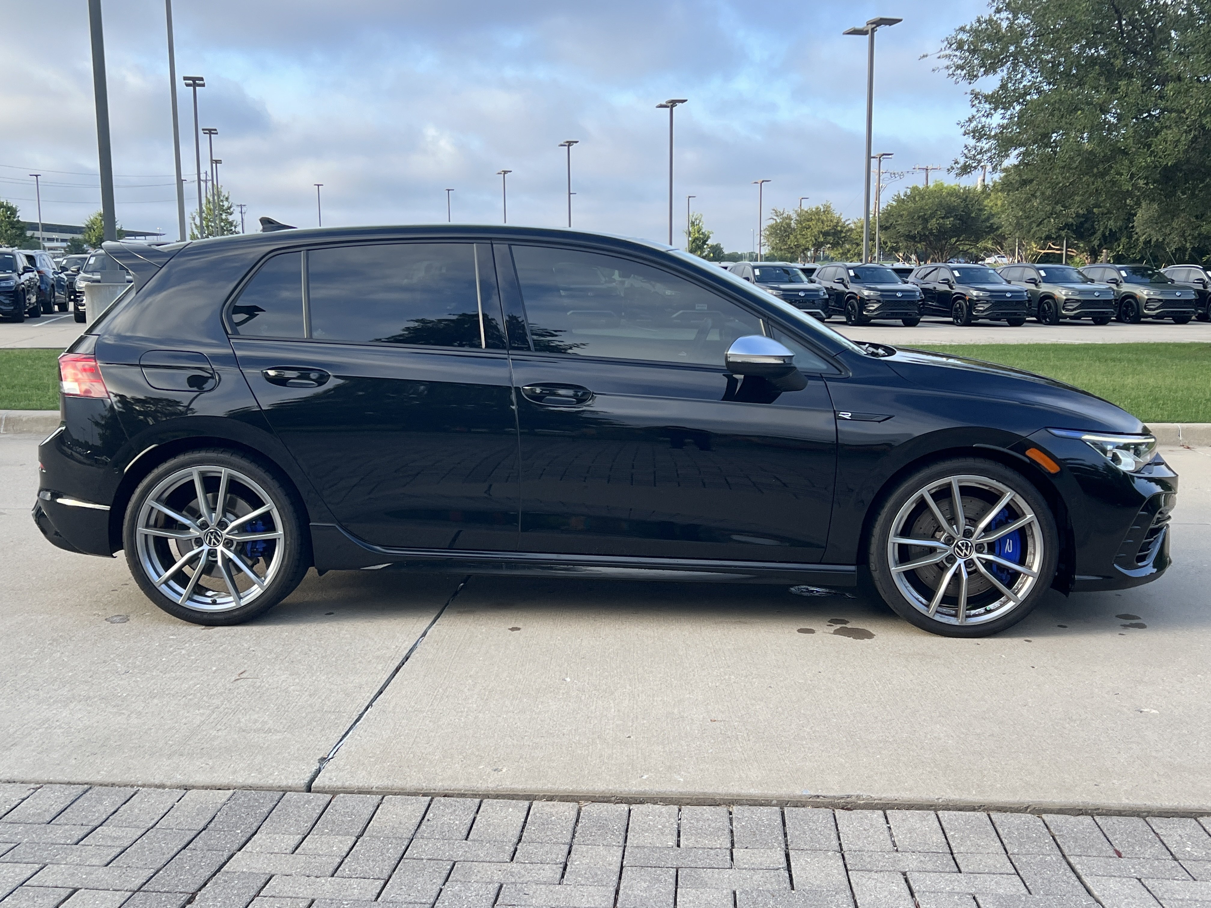Used 2024 Volkswagen Golf R AWD/4WD image 11