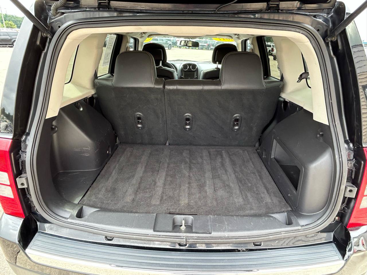 Used 2017 Jeep Patriot High Altitude AWD/4WD image 17
