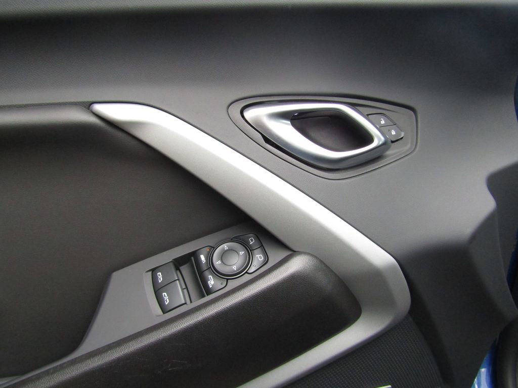 Used 2023 Chevrolet Camaro LT w/ Technology Package image 25