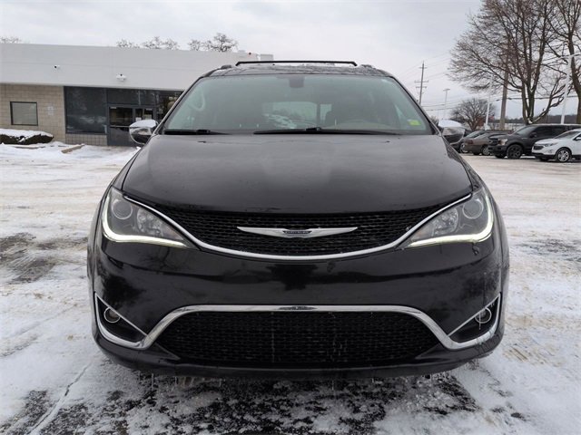 Used 2019 Chrysler Pacifica Limited w/ Tire & Wheel Group image 8