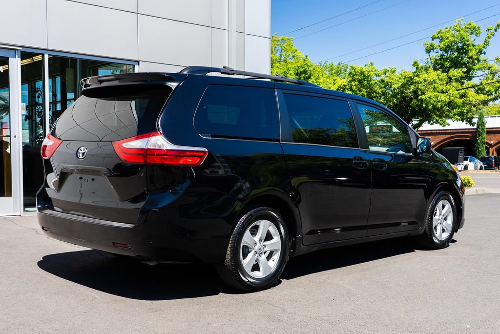 Used 2015 Toyota Sienna LE FWD image 6
