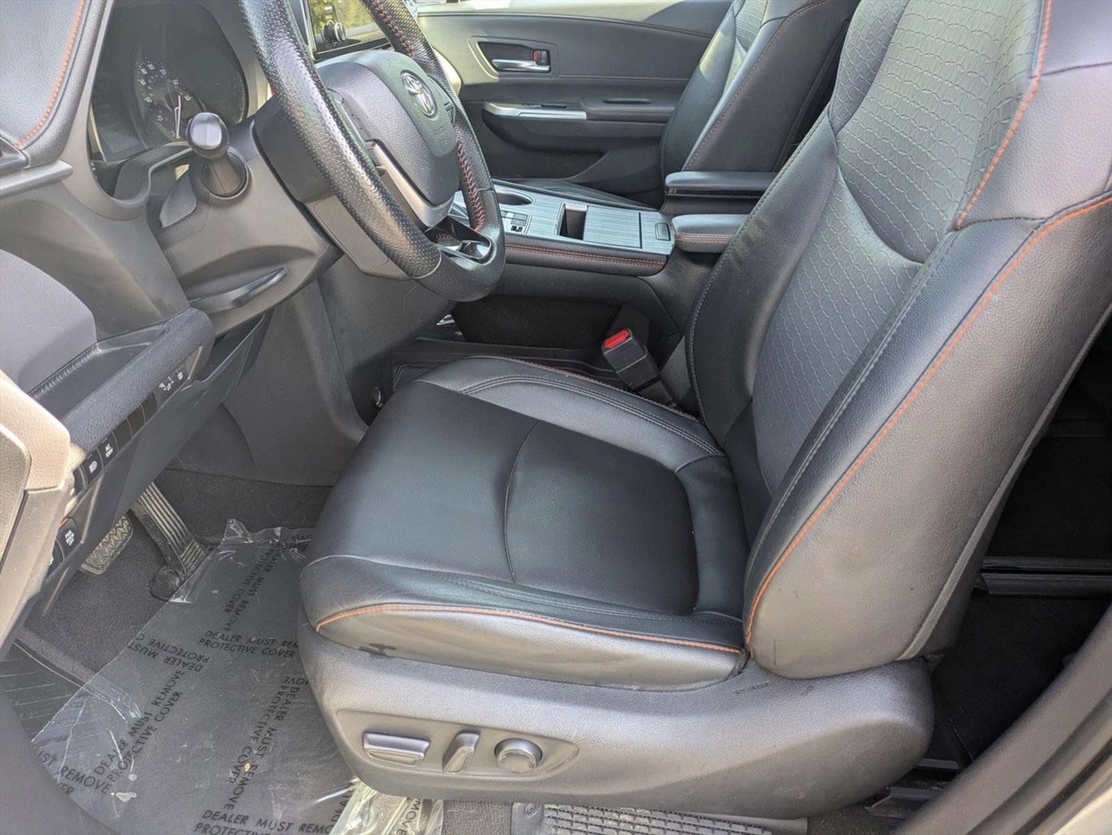 Used 2021 Toyota Sienna XSE w/ XSE Plus Package FWD image 17