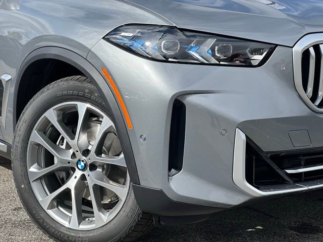 New 2026 BMW X5 xDrive40i w/ Premium Package image 2