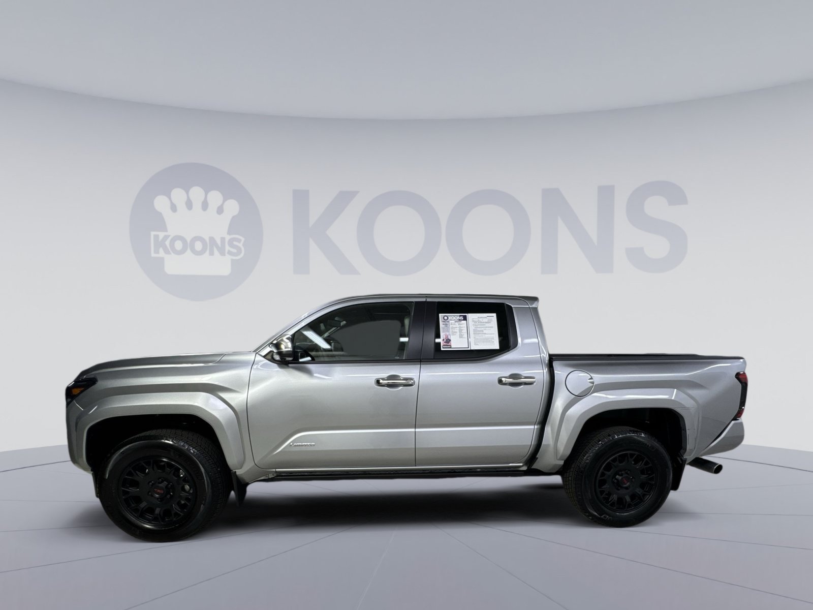 Used 2024 Toyota Tacoma Limited AWD/4WD image 17