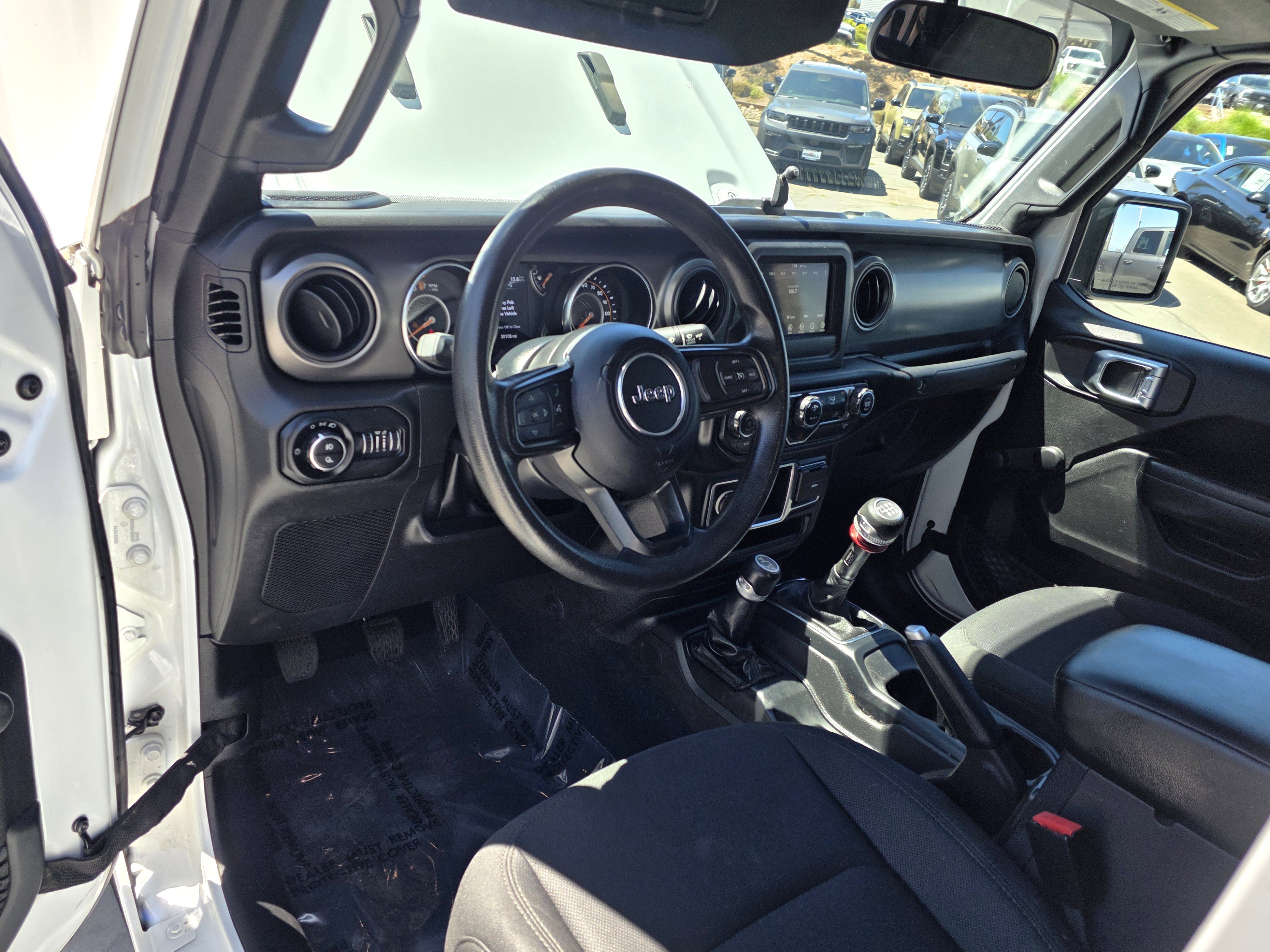 Certified 2022 Jeep Gladiator Sport AWD/4WD image 9